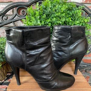 Nine West Candra Heeled Ankle Booties; Ruched Black Leather Pull On; Size 9.5M